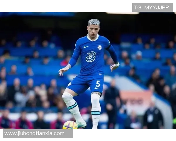 切尔西引发球迷热议球队这一举动背后隐藏的深层原因分析